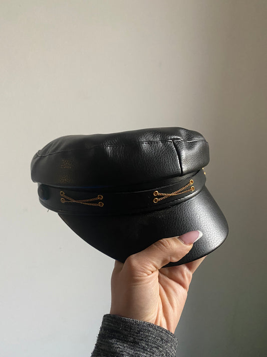 Cappellino ecopelle visiera nero